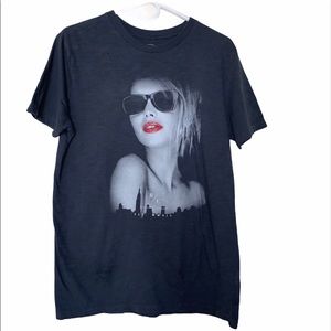 Brooklyn Calling Hot Lips Image Graphic TShirt Tee